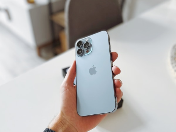 iPhone 13 Pro Max 256GB — Pacific Blue